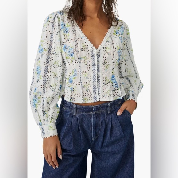 Free People Blossom Eyelet Floral Crop Top Size Medium - Picture 2 of 9